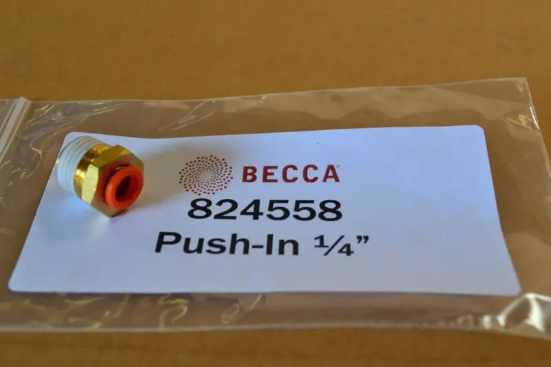 Brass Push-To-Connect Compression Fitting: 1/4" Npt To 1/4" Tube 1