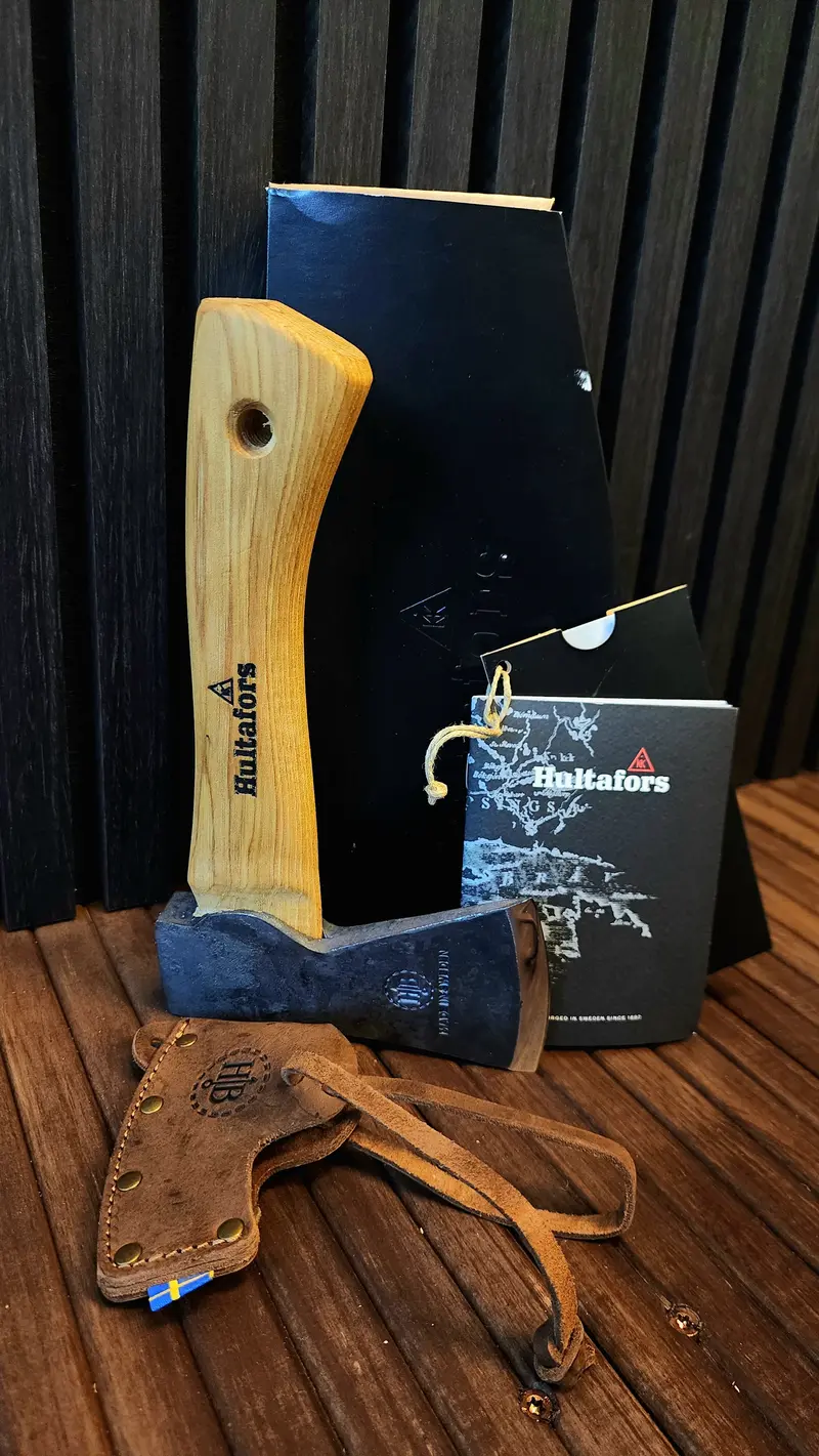 Hultafors Ågelsjön Hatchet – Lightweight Fiberglass-Reinforced Hiking Axe With Hickory Handle 1