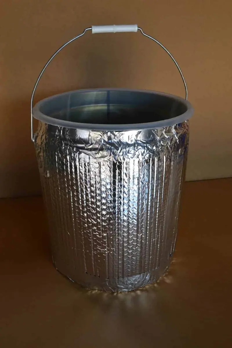 Insulated 5-Gallon Metal Container With Removable Liner 1